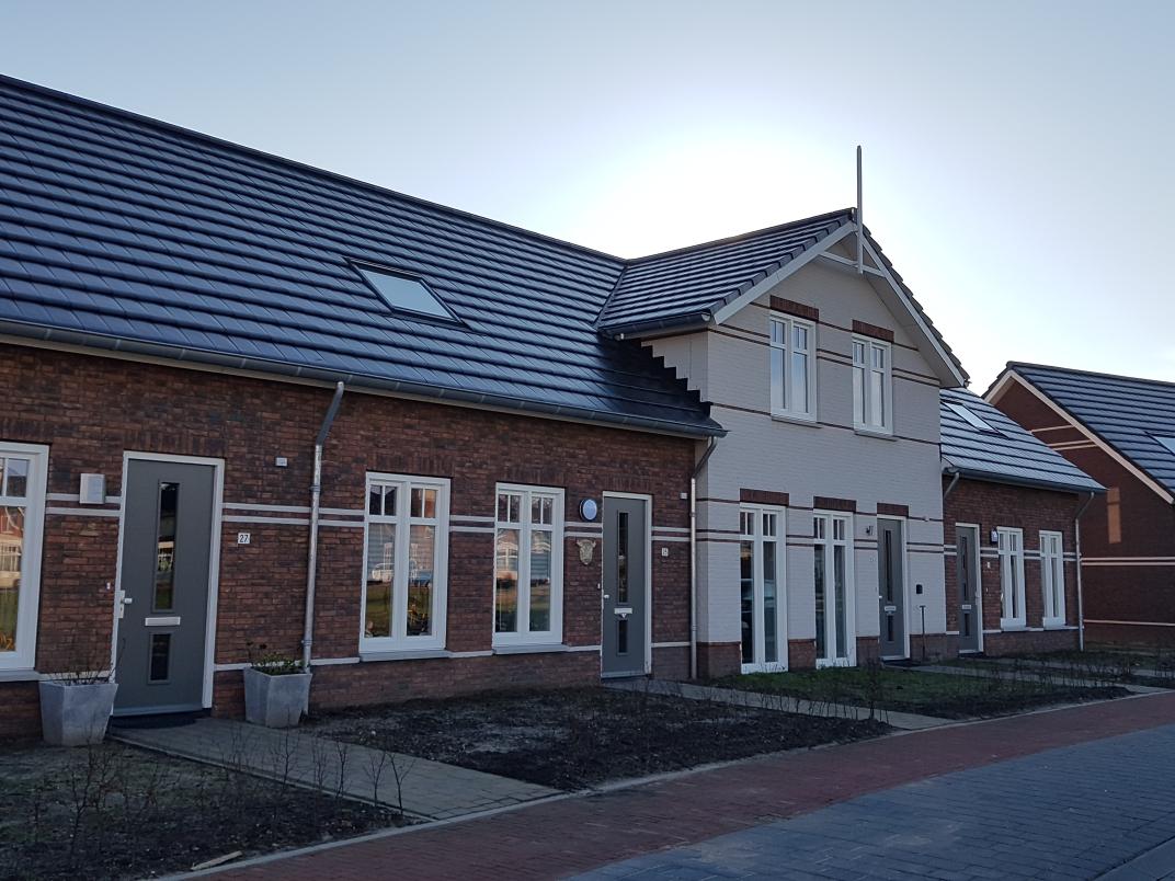 Rijtje nieuwbouwwoningen