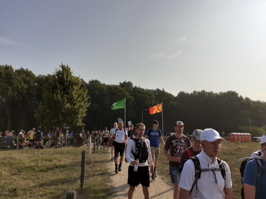 Vierdaagse wandelaars door Gennep