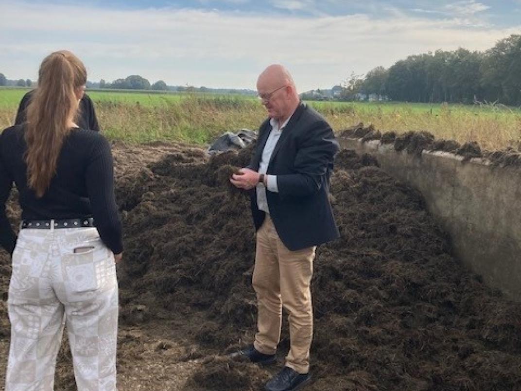 wethouder frank pubben bij Thuijs aan de Niers