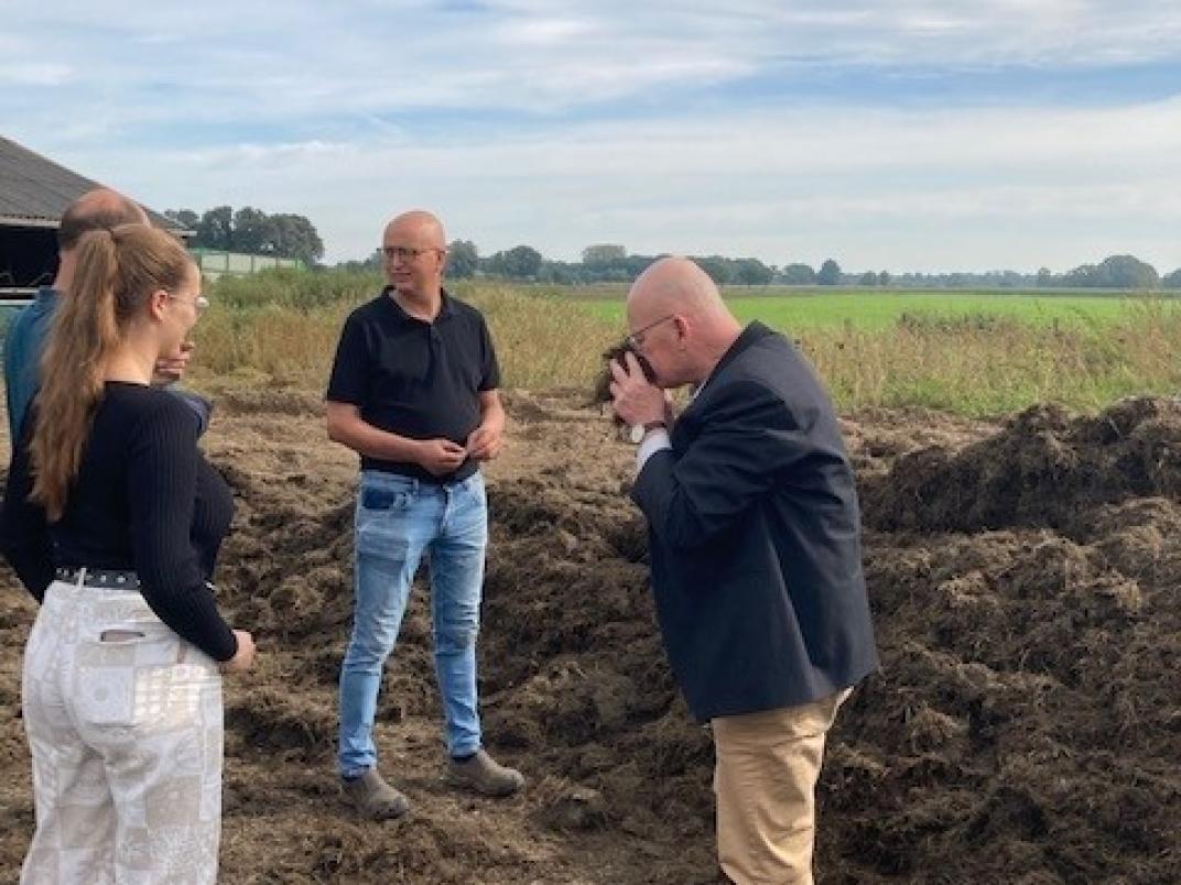 wethouder frank pubben bij Thuijs aan de Niers