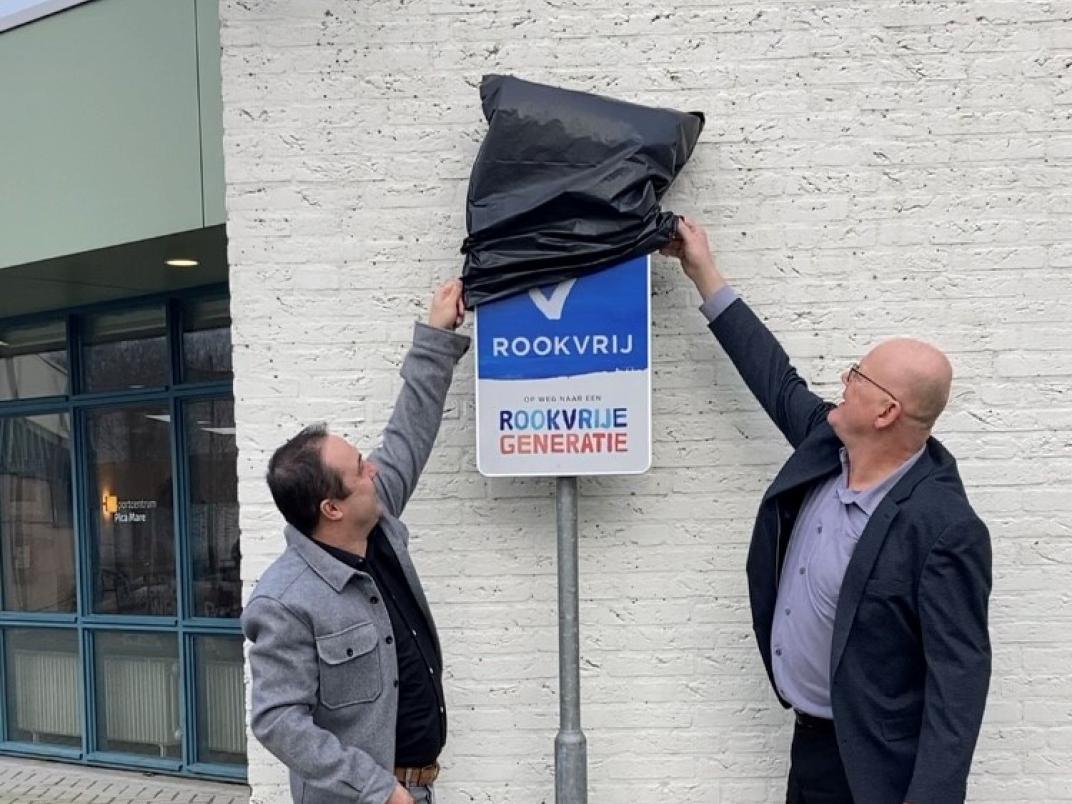 Onthulling bord rookvrij