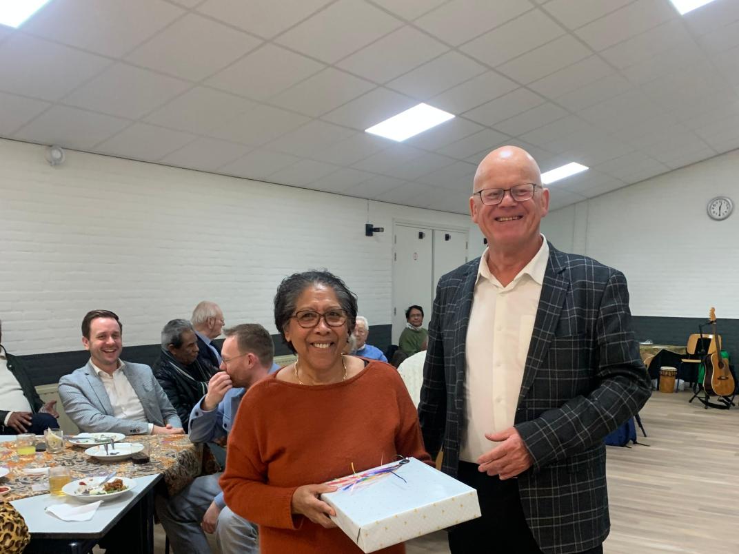 Frank Pubben en persoon op foto