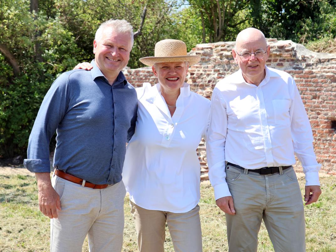 Groepsfoto met Peter van de Rijdt, Janine van Hulsteijn en Leonard de Wit.jpg