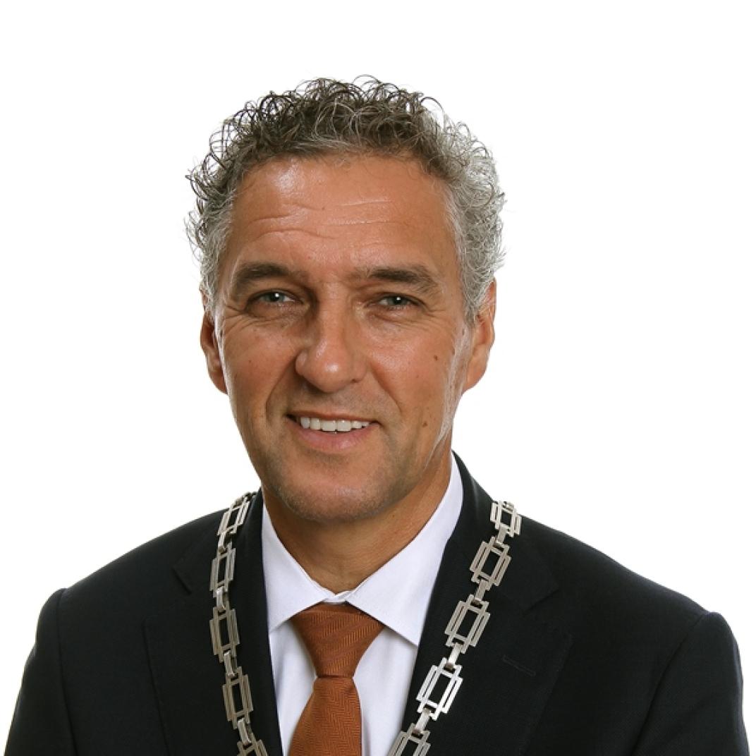 Profielfoto burgemeester Hans Teunissen