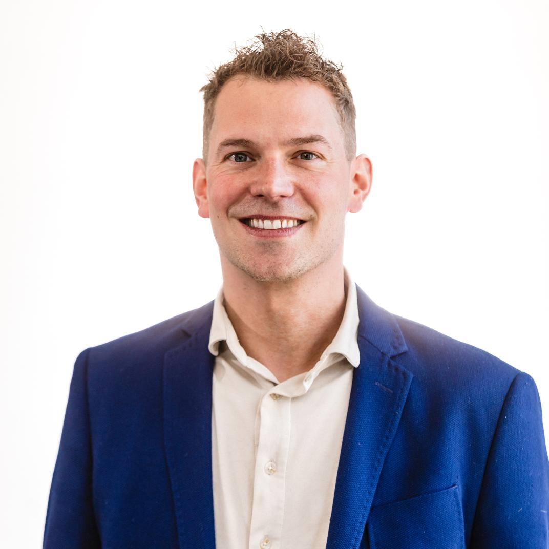 Portretfoto van Dick van Dijck 